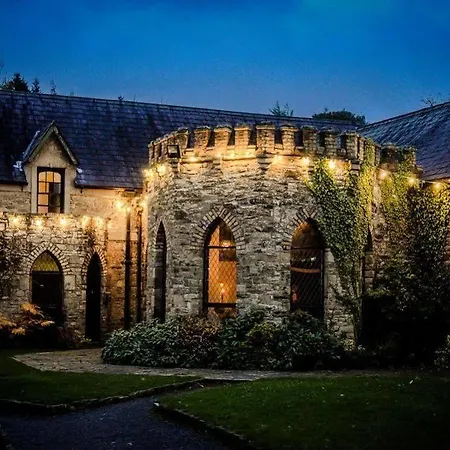 Castle Hotel
