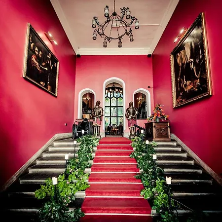Castle Hotel 4*