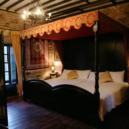 Castle 4*