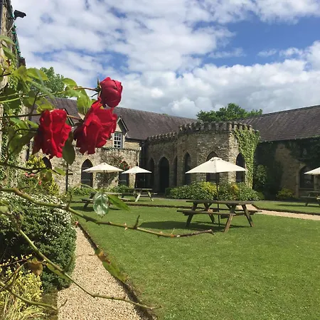 Castle Hotel